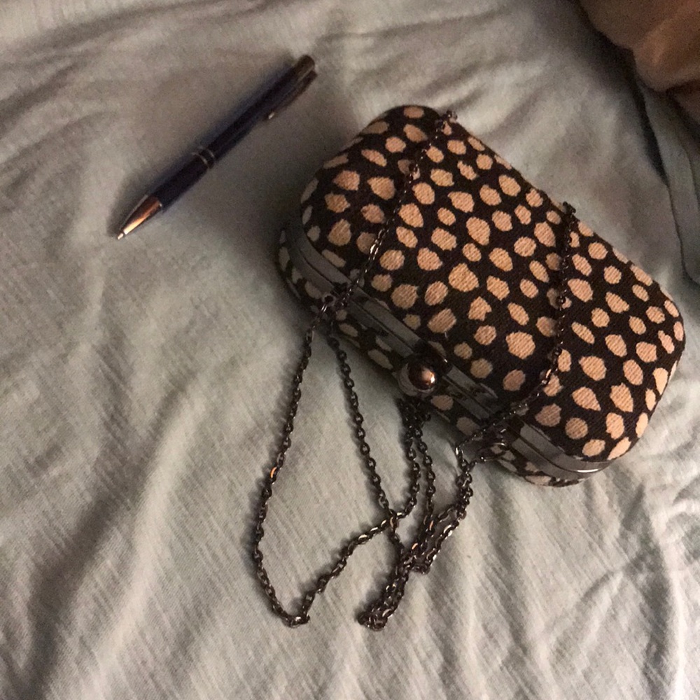 Clutch - Picture 2 of 3